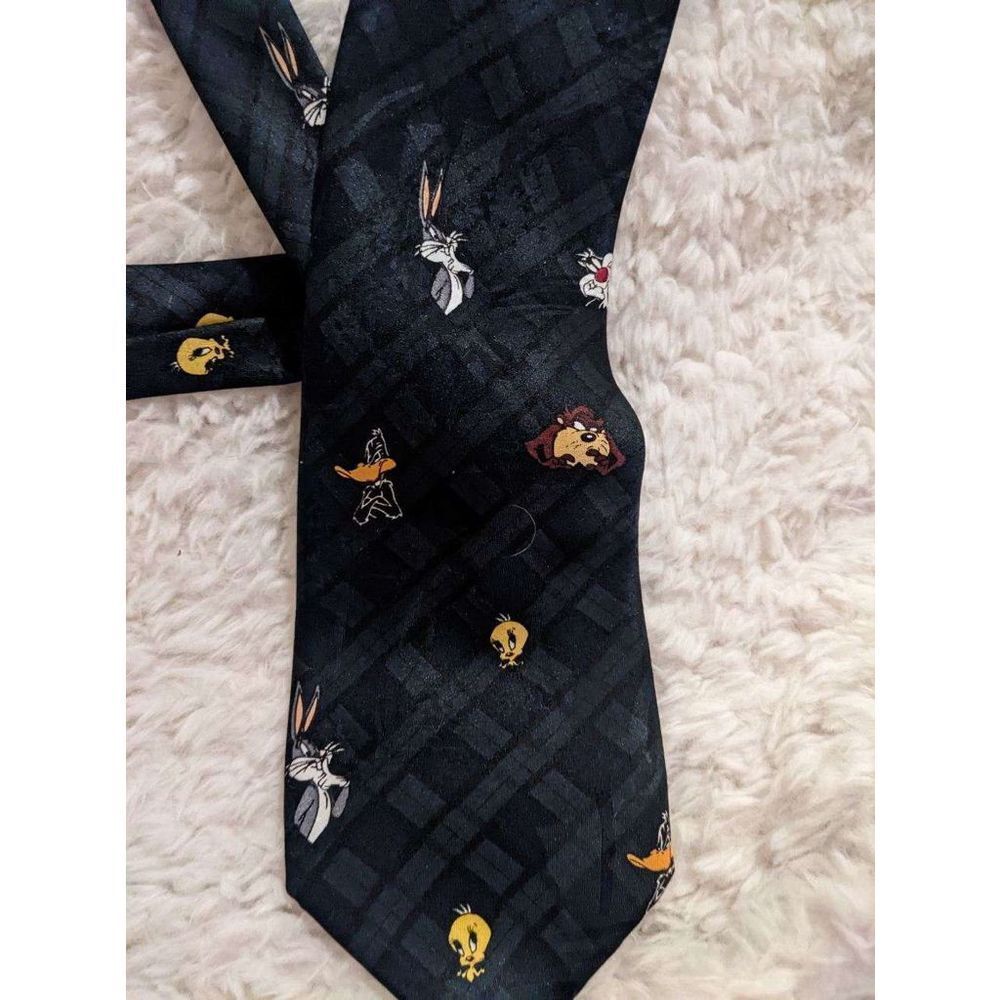 Looney Tunes plaid bugs, Taz, Tweety, Daffy, Tie